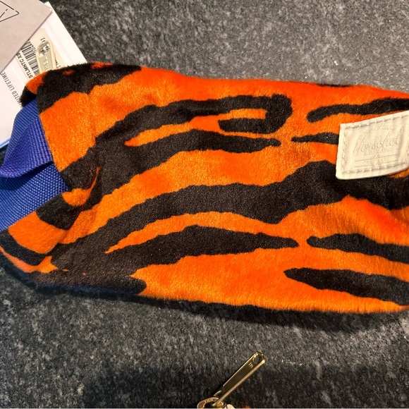 Hershel supply company small bag and wallet - Picture 4 of 7